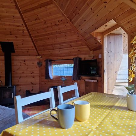 The Hive - Unique Log Cabin With Wood Burning Stove Ludchurch Kültér fotó