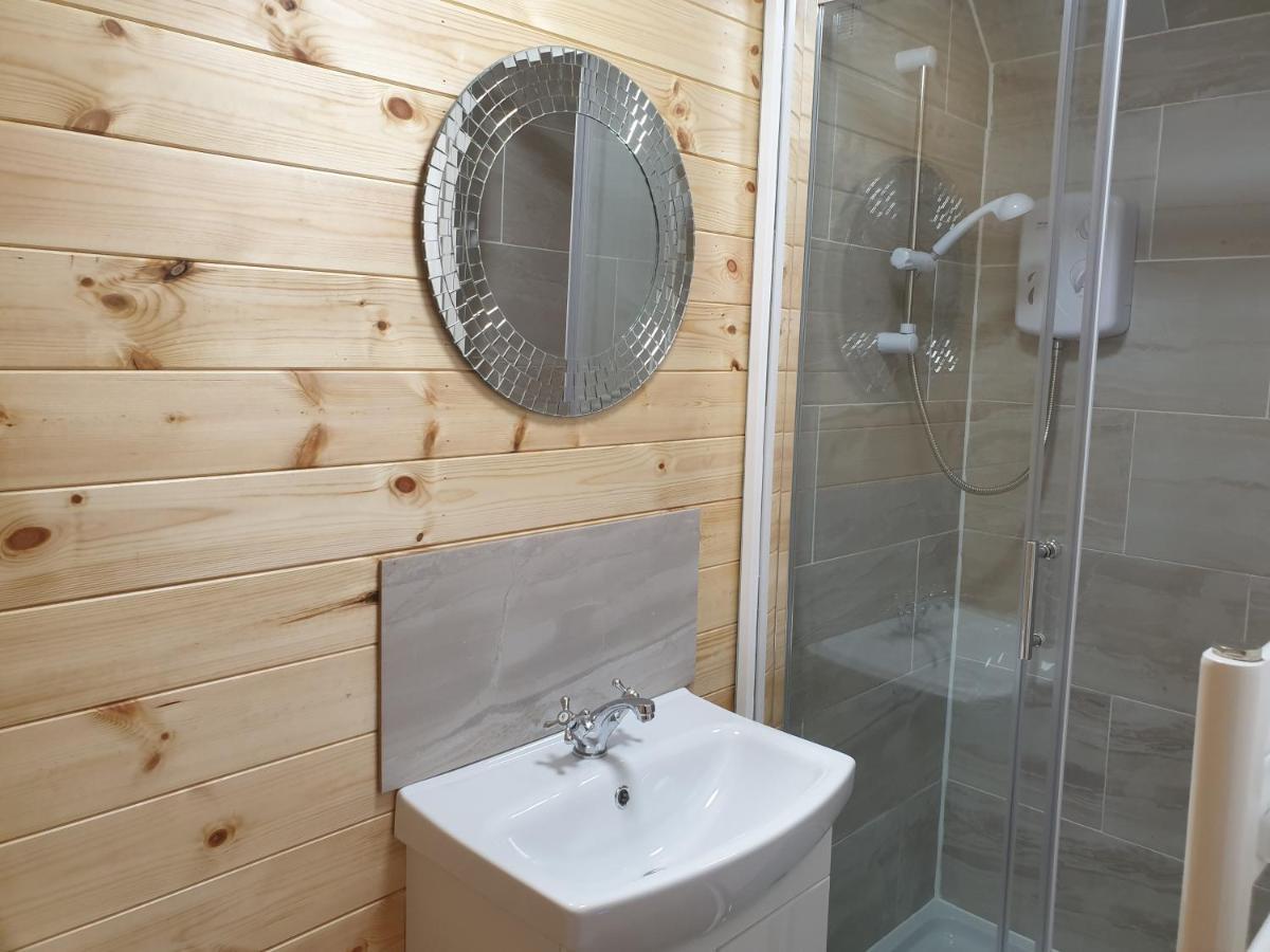 The Hive - Unique Log Cabin With Wood Burning Stove Ludchurch Kültér fotó