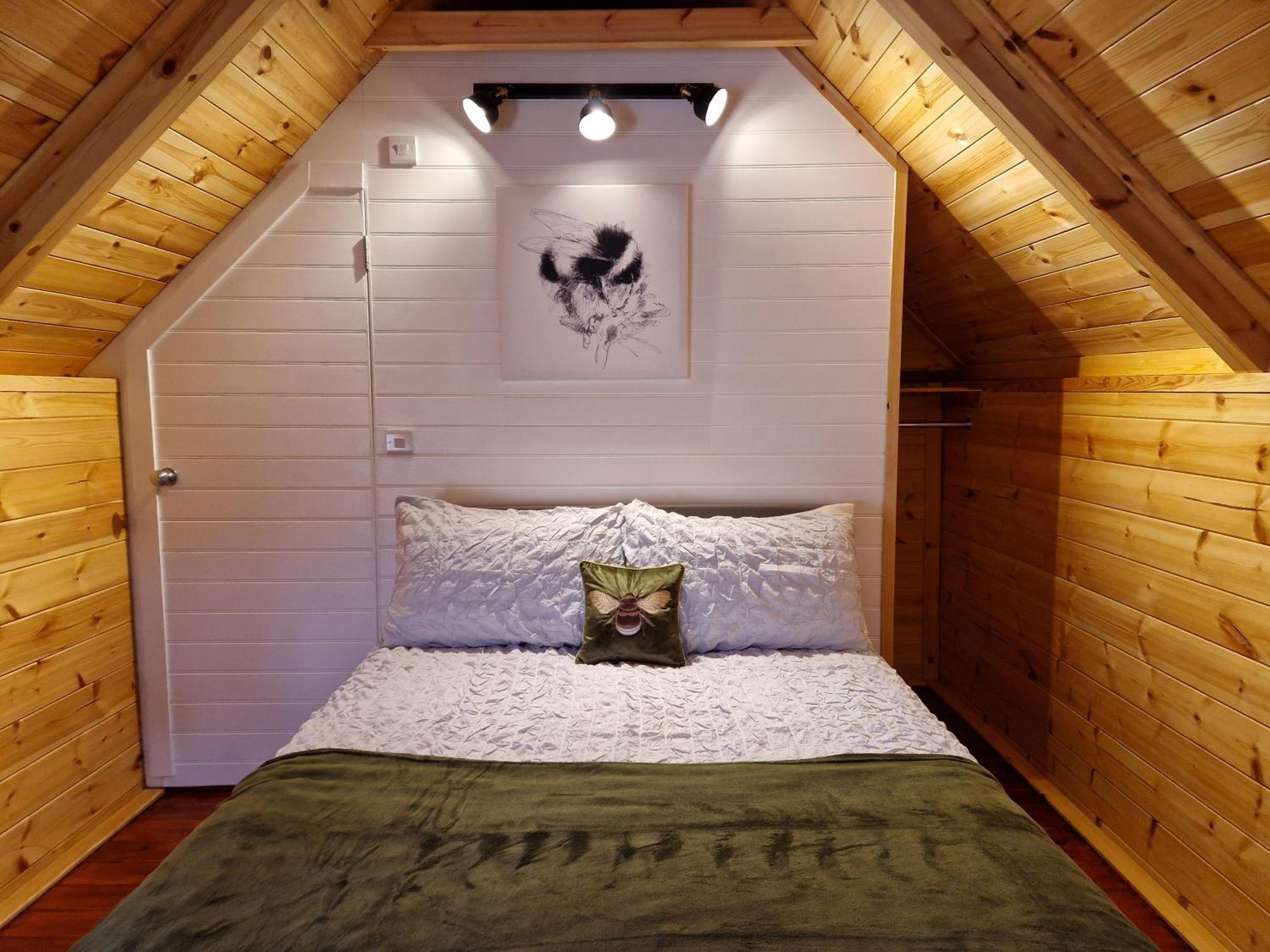 The Hive - Unique Log Cabin With Wood Burning Stove Ludchurch Kültér fotó