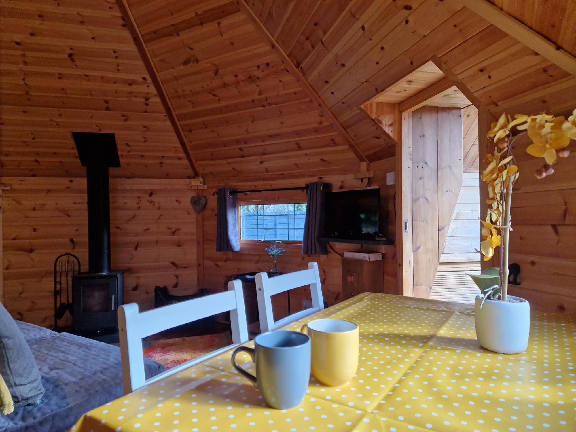 The Hive - Unique Log Cabin With Wood Burning Stove Ludchurch Kültér fotó