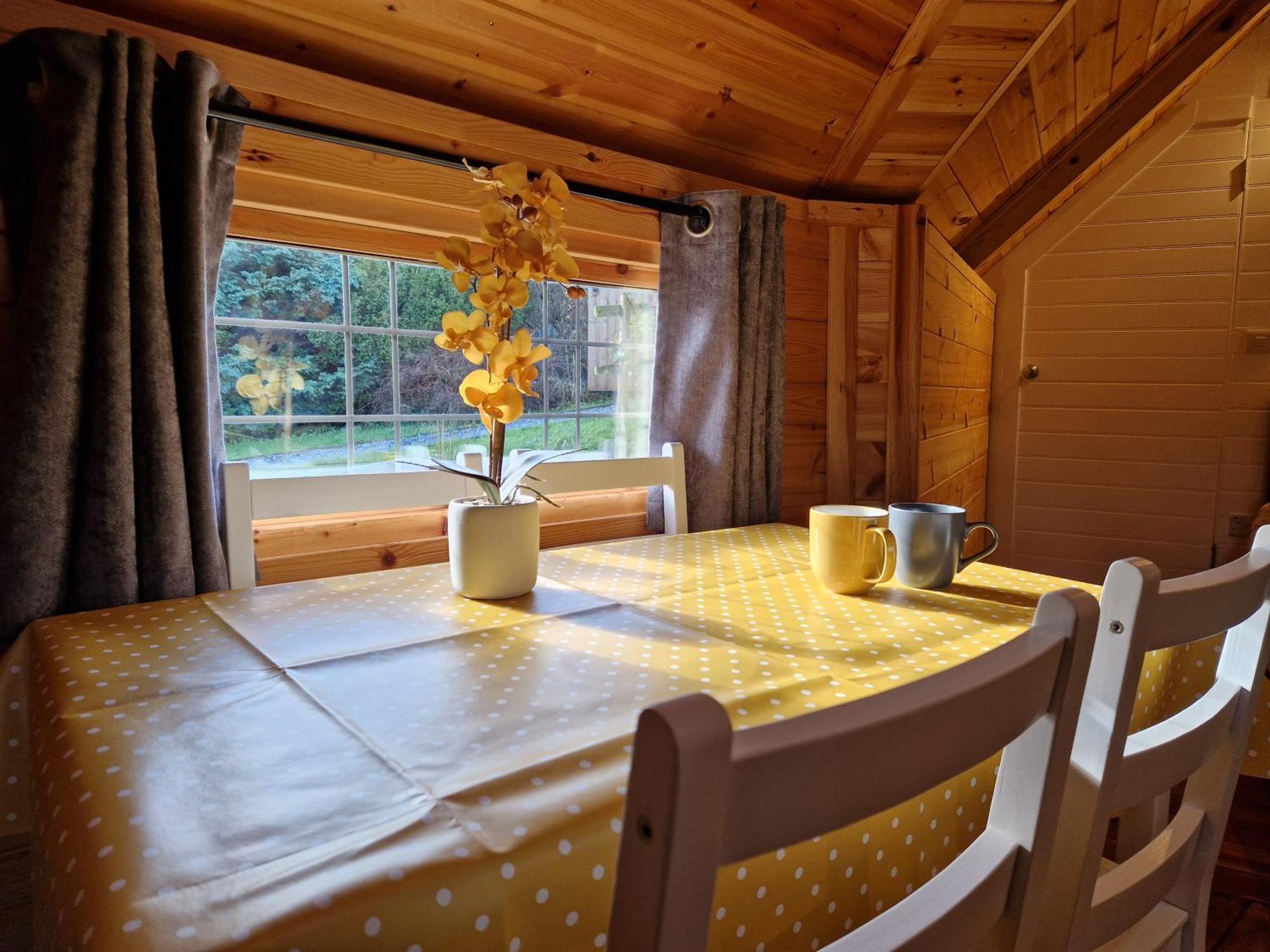 The Hive - Unique Log Cabin With Wood Burning Stove Ludchurch Kültér fotó